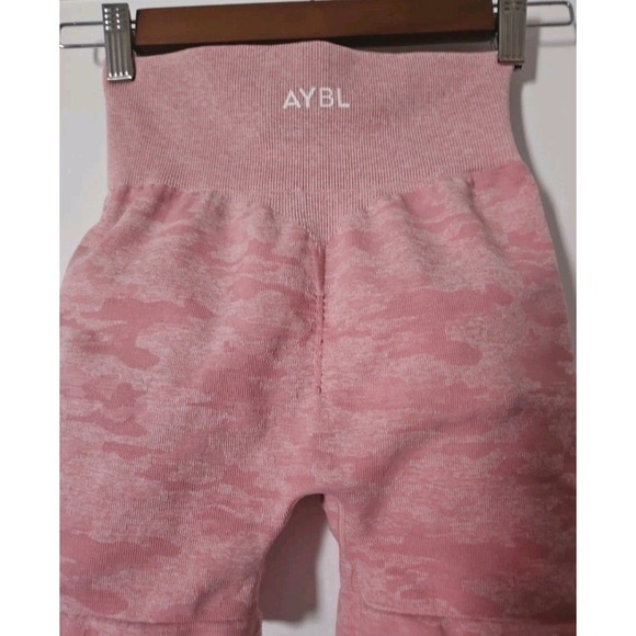 Womens AYBL pink camo seamless gym shorts size XS - Picture 10 of 11